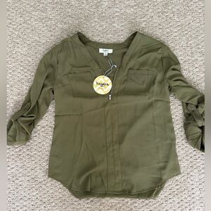 🛍️🛍️Hayden Olive Green Women's Top